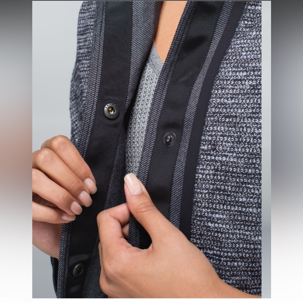 Lululemon Cocoon Car coat XS - Picture 2 of 11